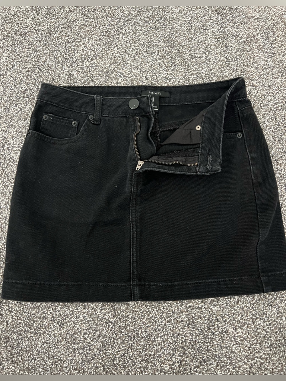 Forever 21 Women’s Denim Mini Skirt Black - Size Medium